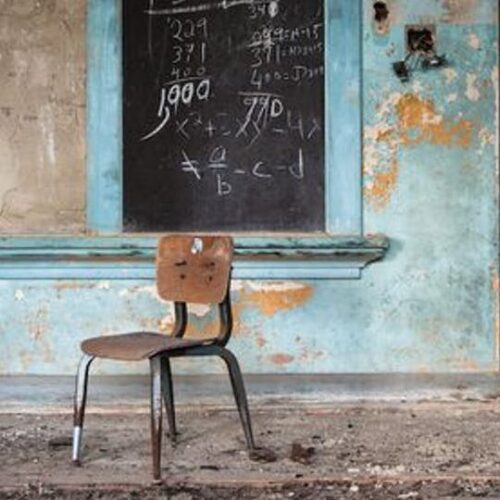 abandoned-schoolroom